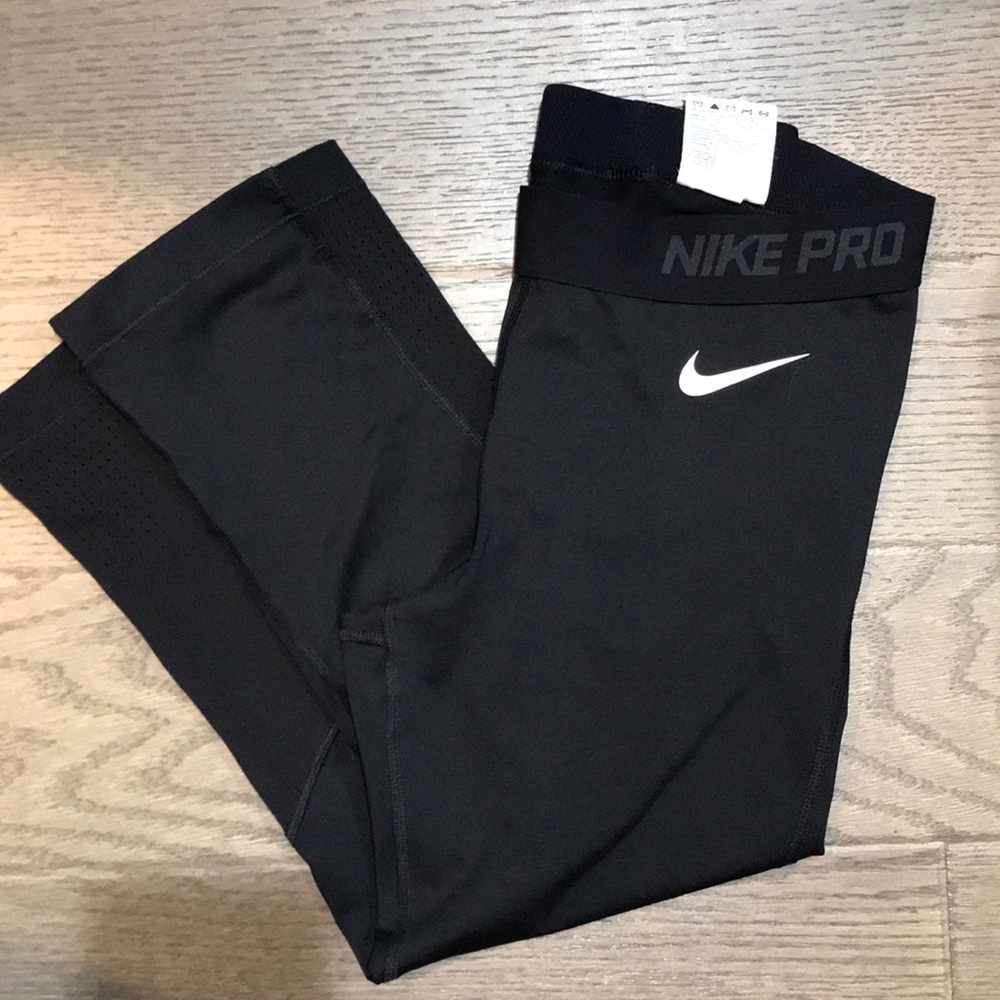 Nike Crops